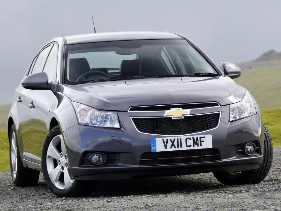  Chevrolet Cruze Hatchback 2011 года  (UK) (фото 40 из 43)